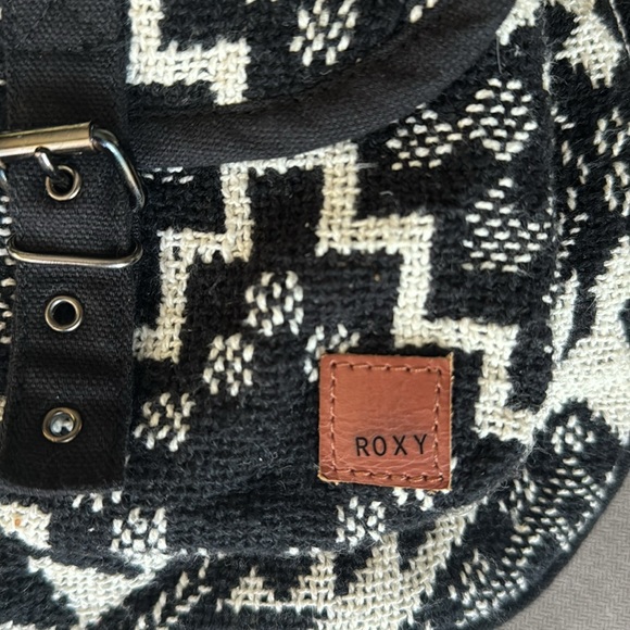Roxy black/white tapestry expandable backpack, in PERFECT condition - Picture 5 of 7